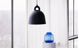 Bell loftlampe sort Medium Ø42 cm fra Normann Copenhagen