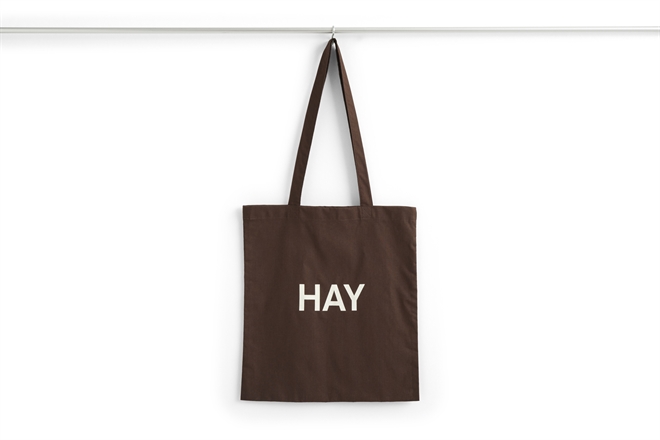 HAY Tote Bag - Net med hvidt logo mørkebrun