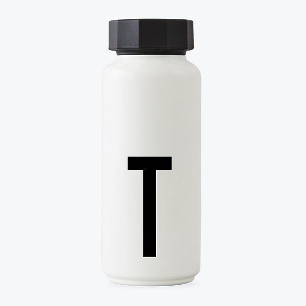 Personlig termoflaske med T fra Design Letters med Arne Jacobsen bogstaver