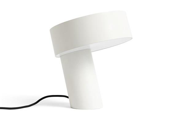 Bordlampe Slant hvid fra  HAY