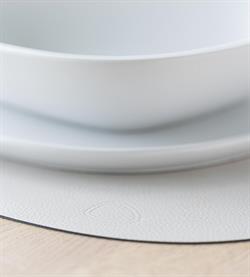 Dækkeserviet recycle læder curve Serene creme fra LindDNA